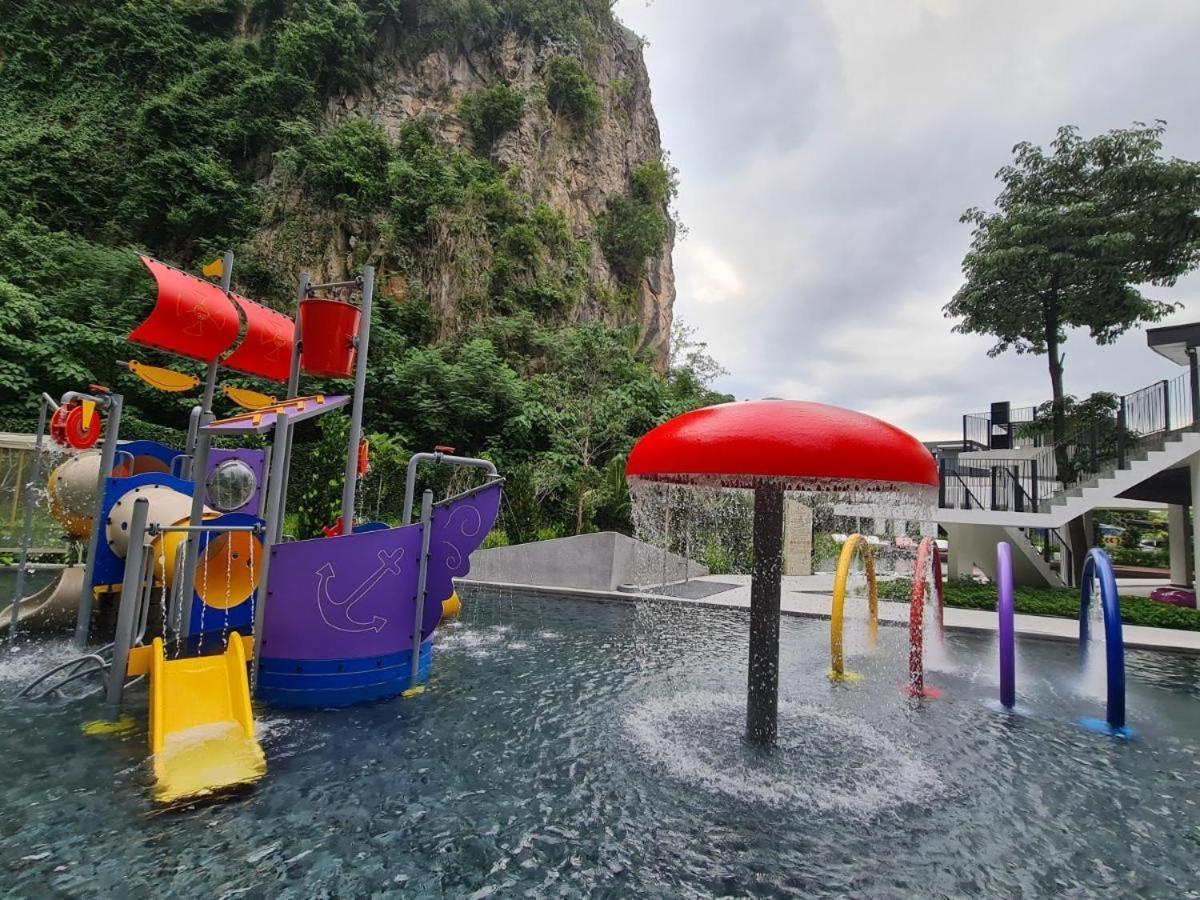 Ipoh Waterpark The Cove Premium Suites 7-13Pax By Iwh Buitenkant foto